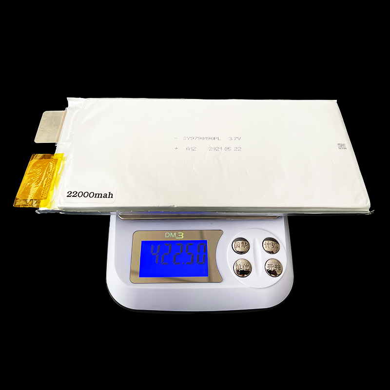 14S lipo ในการแข่งเสียงพึมพำ: ข้อดีของน้ำหนักต่อพลังงาน